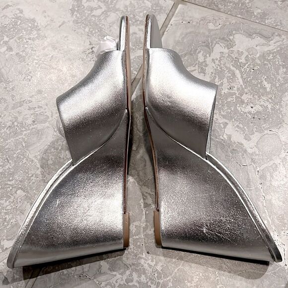 Larroude Jackie Wedge Heel Slide Sandals in Metallic Silver, NWT, Size10 - Picture 3 of 10